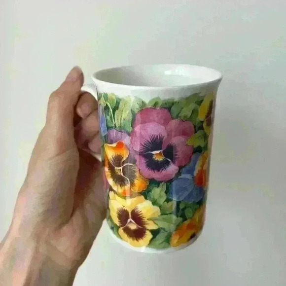 Vintage Elegance Fine Bone China Pansies Floral  Print 90s Boho Cottagecore Mug - Picture 8 of 10